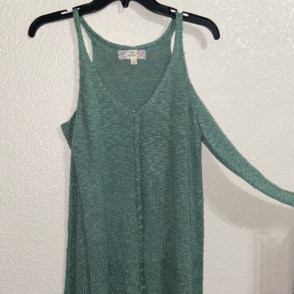 tank sleeved sweater